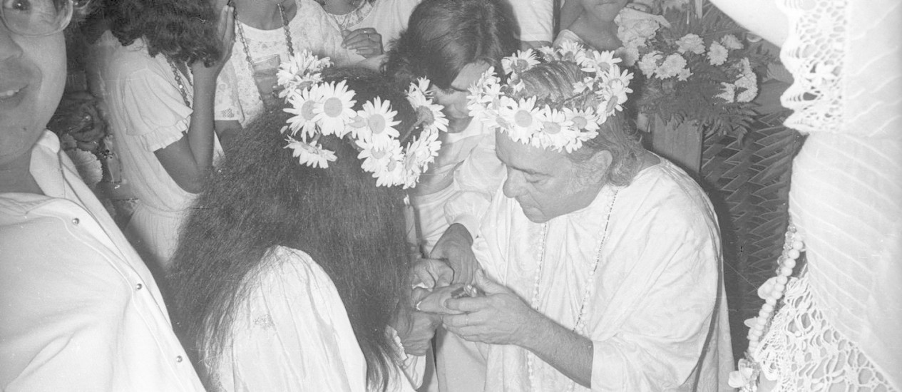 Casamento de Vinicius de Moraes com a atriz Gesse Gessy, celebrado em um terreiro